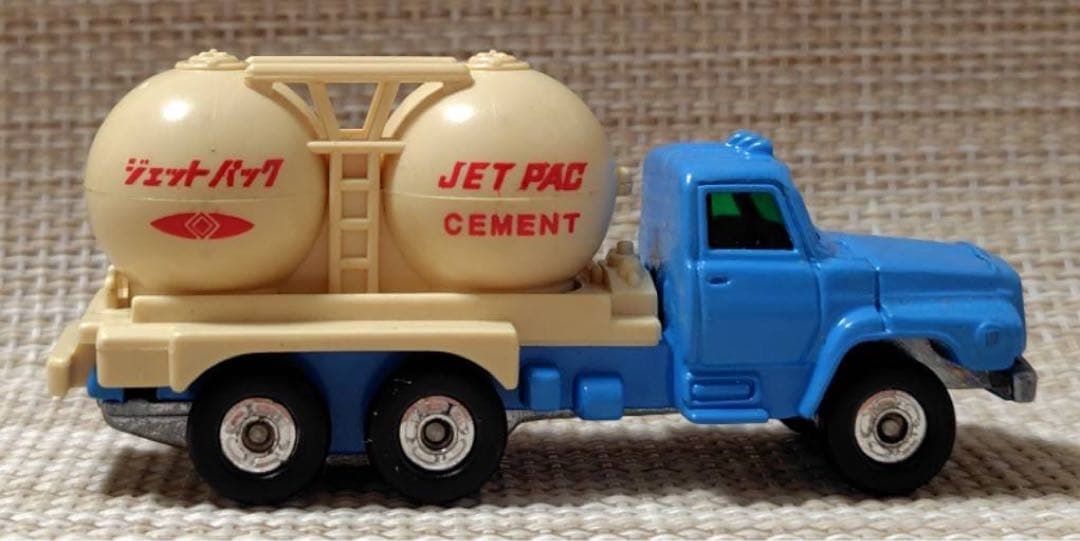 トミカ黒箱42-2 日産ディーゼルジェットパック 日本製 当時物