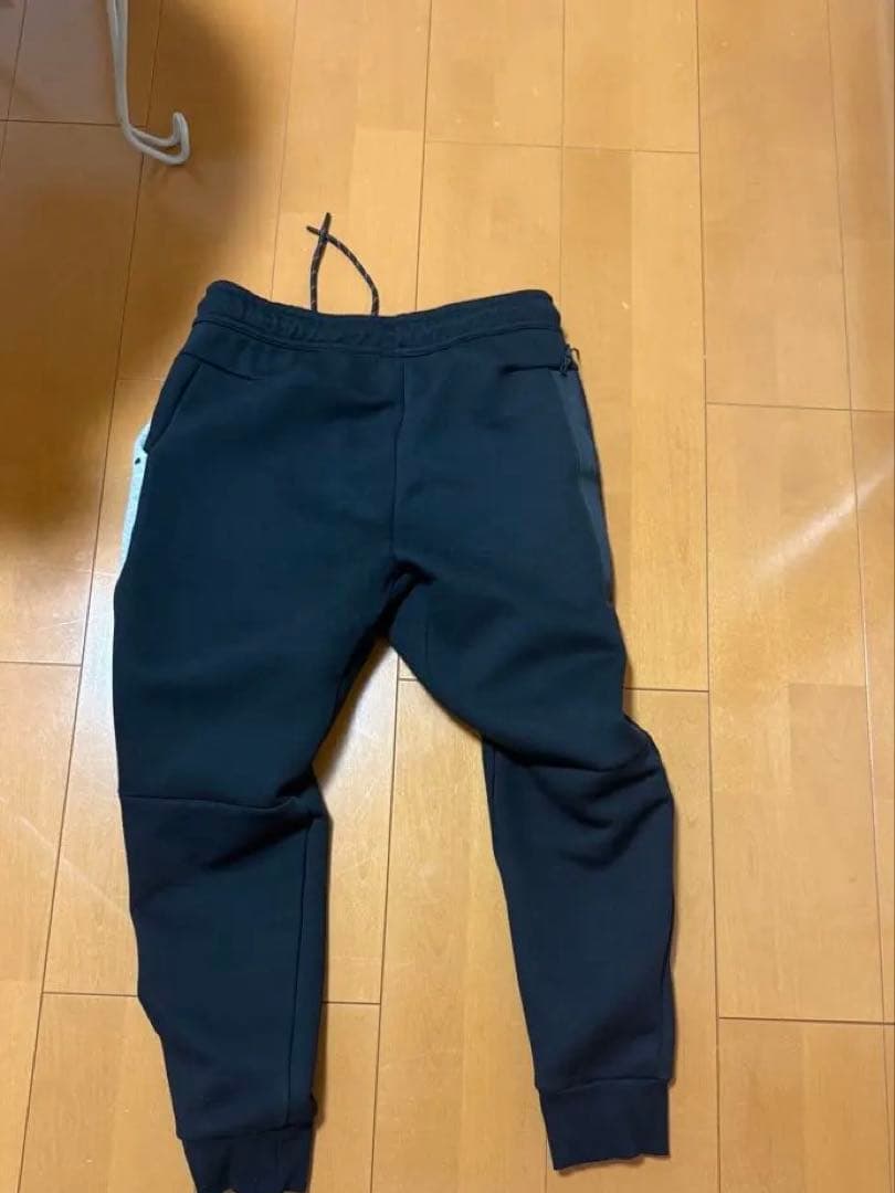 NIKEテックフリース下