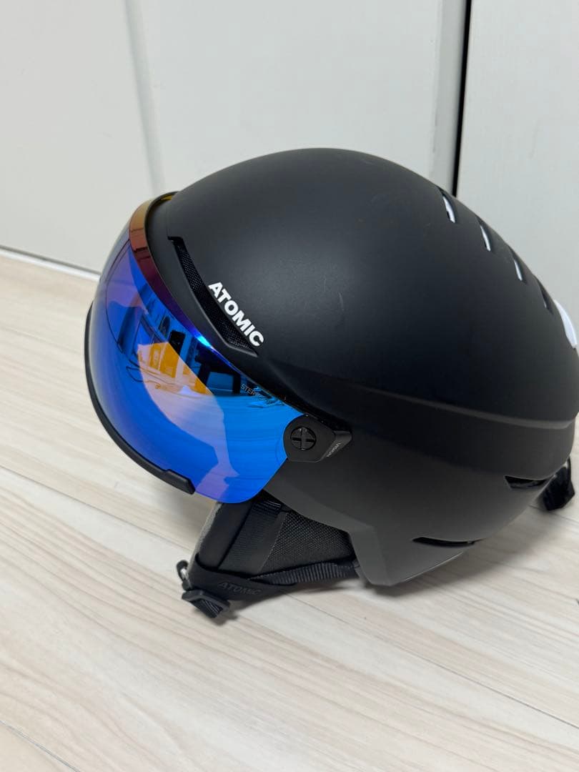 ATOMIC スキー ヘルメット 黒 青レンズ