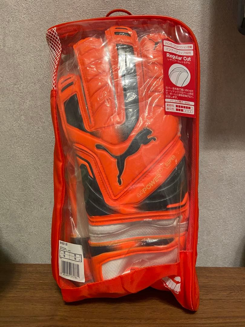 『新品未使用』プーマ　エヴォパワー1 ゴールキーパーグローブ