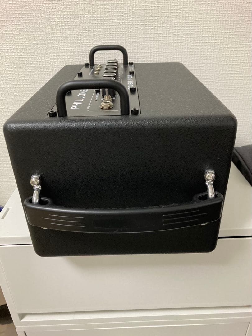 新品同様！　ベースアンプ　PHIL JONES BASS(PJB)