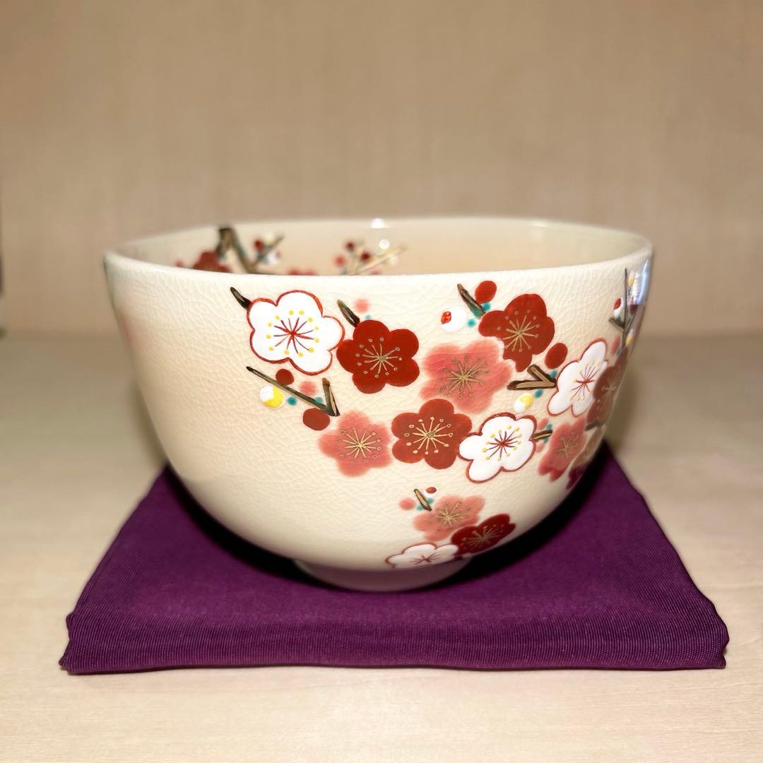 京焼　色絵　梅の図　抹茶茶碗