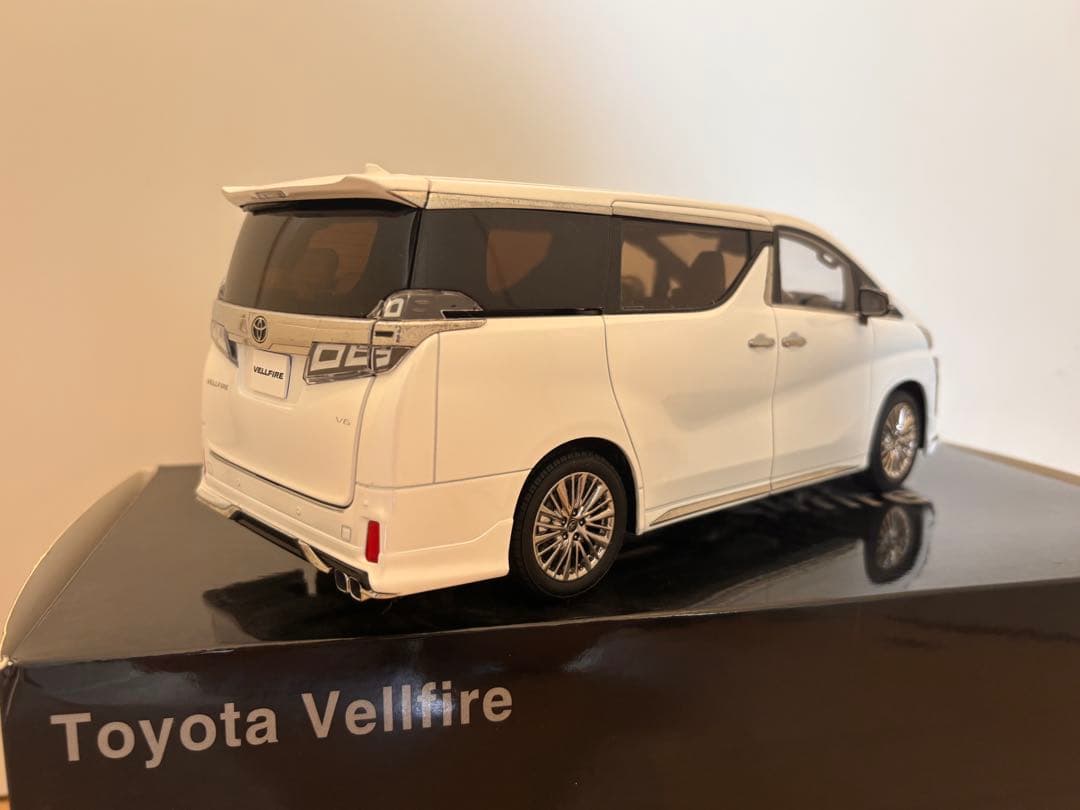【希少】Kengfai ケンファイ　1/18 トヨタ　ヴェルファイア　ミニカー