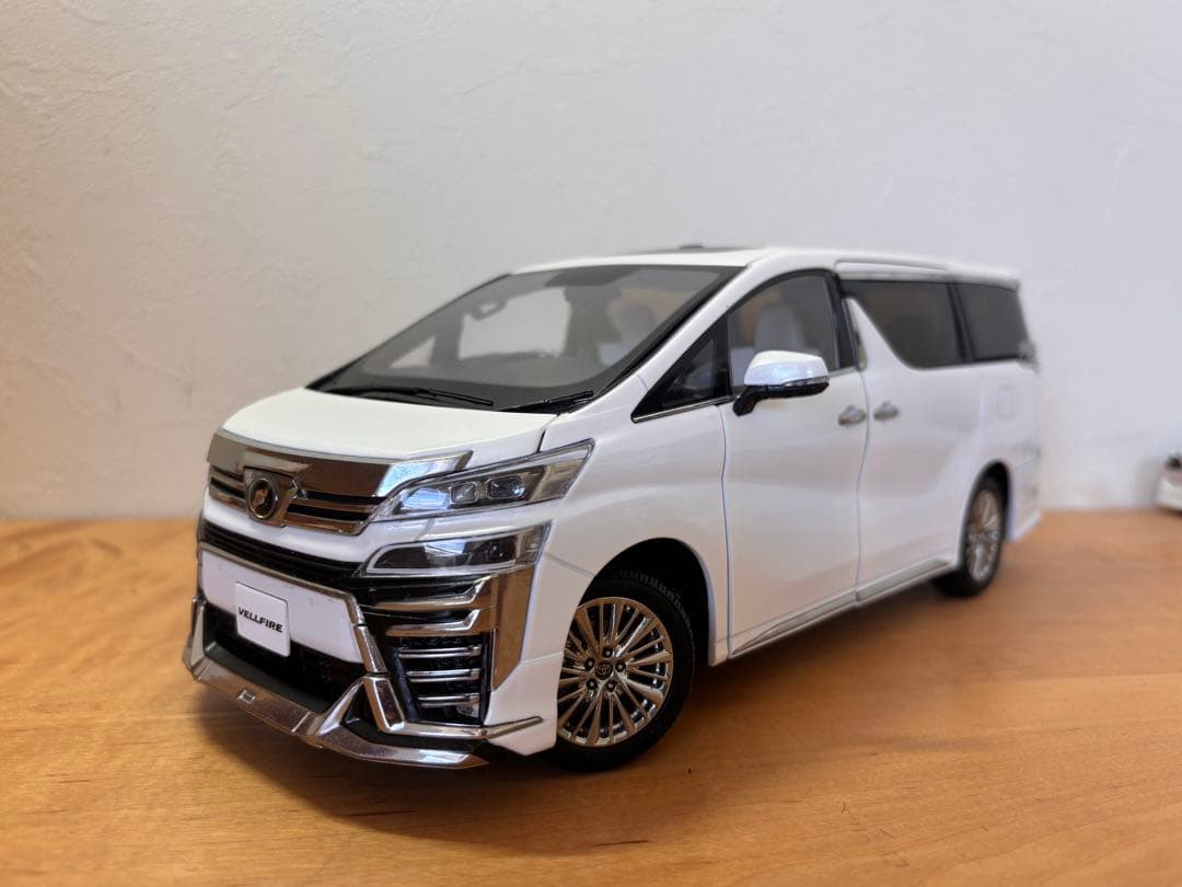 【希少】Kengfai ケンファイ　1/18 トヨタ　ヴェルファイア　ミニカー