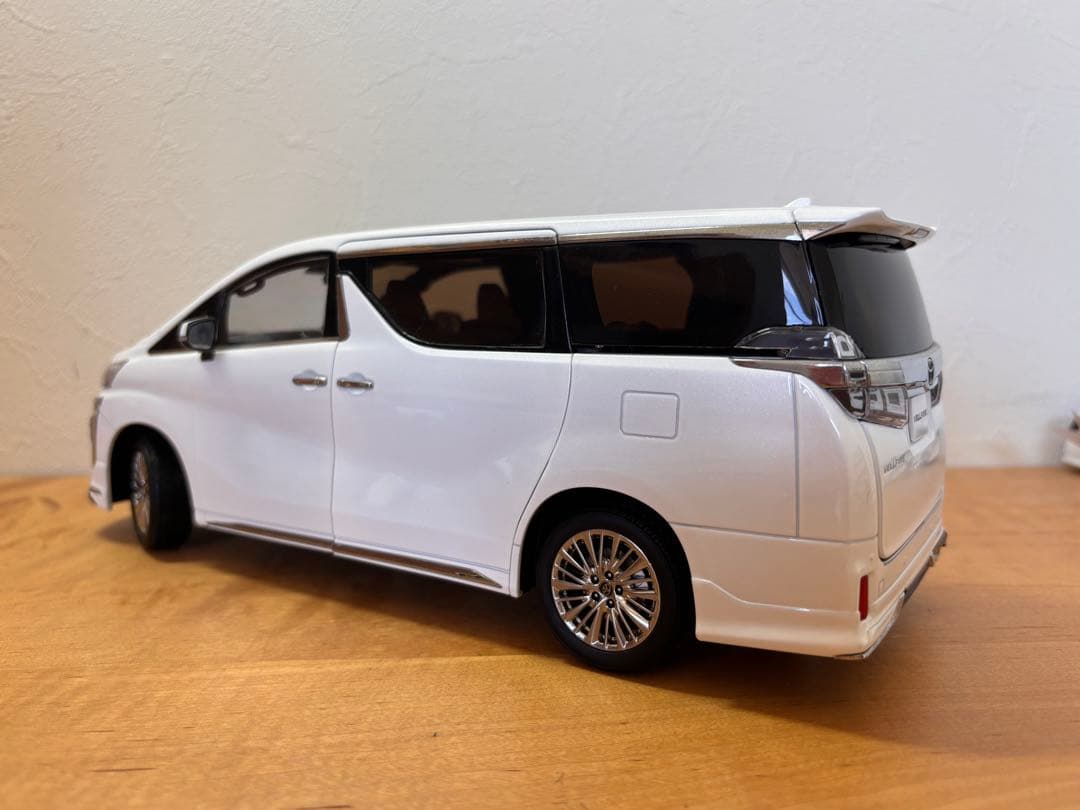 【希少】Kengfai ケンファイ　1/18 トヨタ　ヴェルファイア　ミニカー