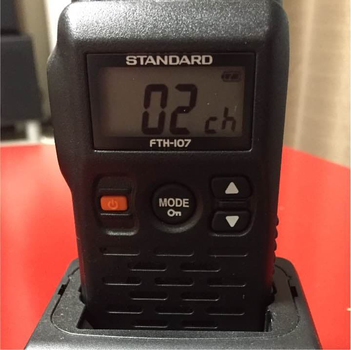 トランシーバーと充電器
