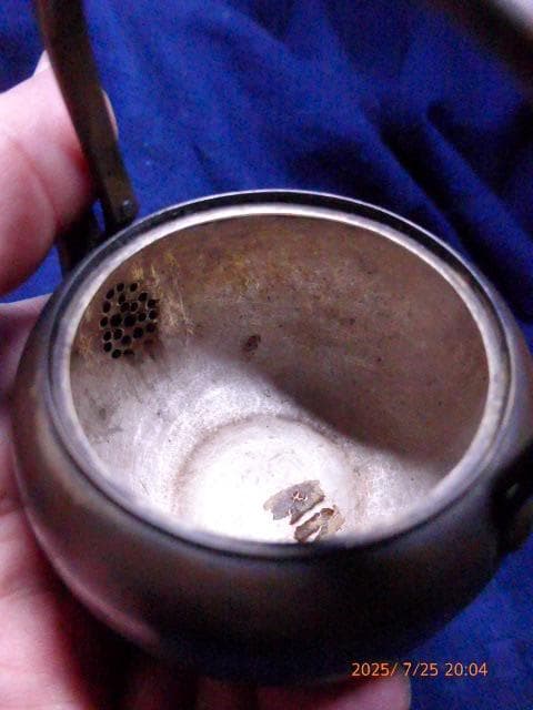 銅のとても古い小ぶりの薬缶、急須、水差しです