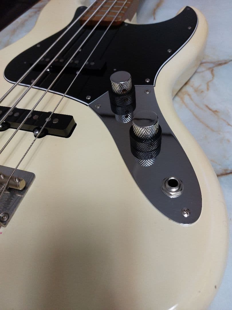 ESP製？ jazz bass