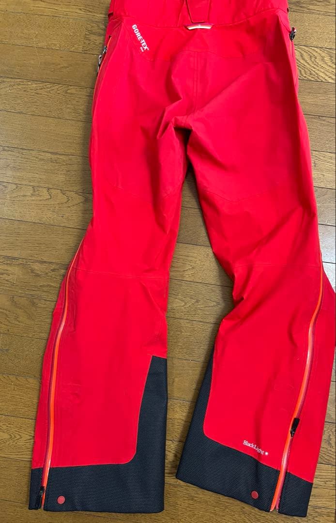 Peak performance GORE-TEX Proレッド スキーパンツ