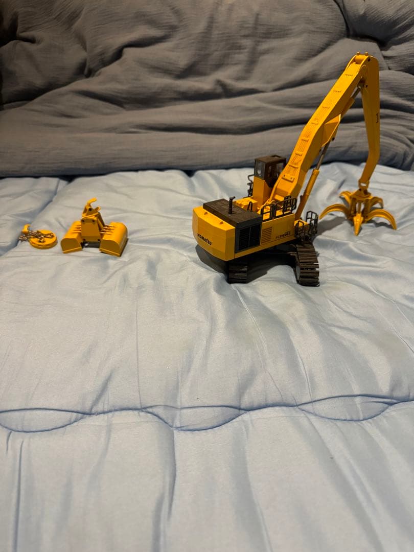 ミニカー KOMATSU 1/50 PC1100 LC