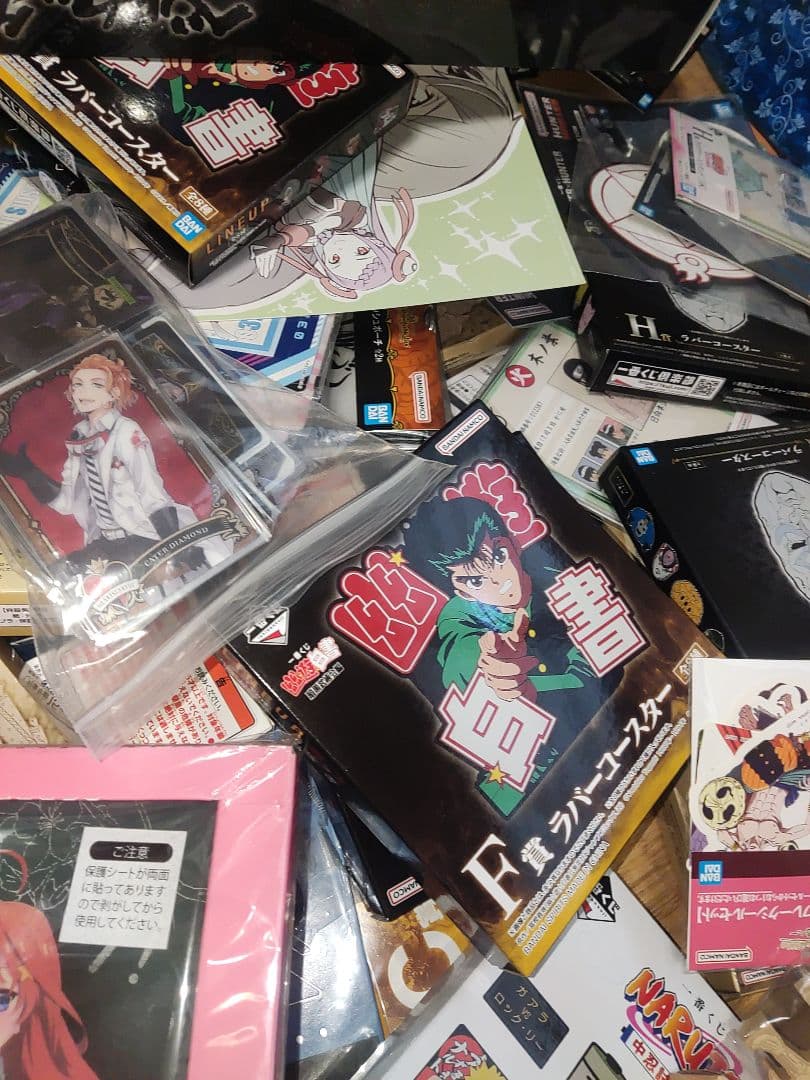 アニメグッズ　超大量まとめ売り　（ダンボール120サイズ程度）