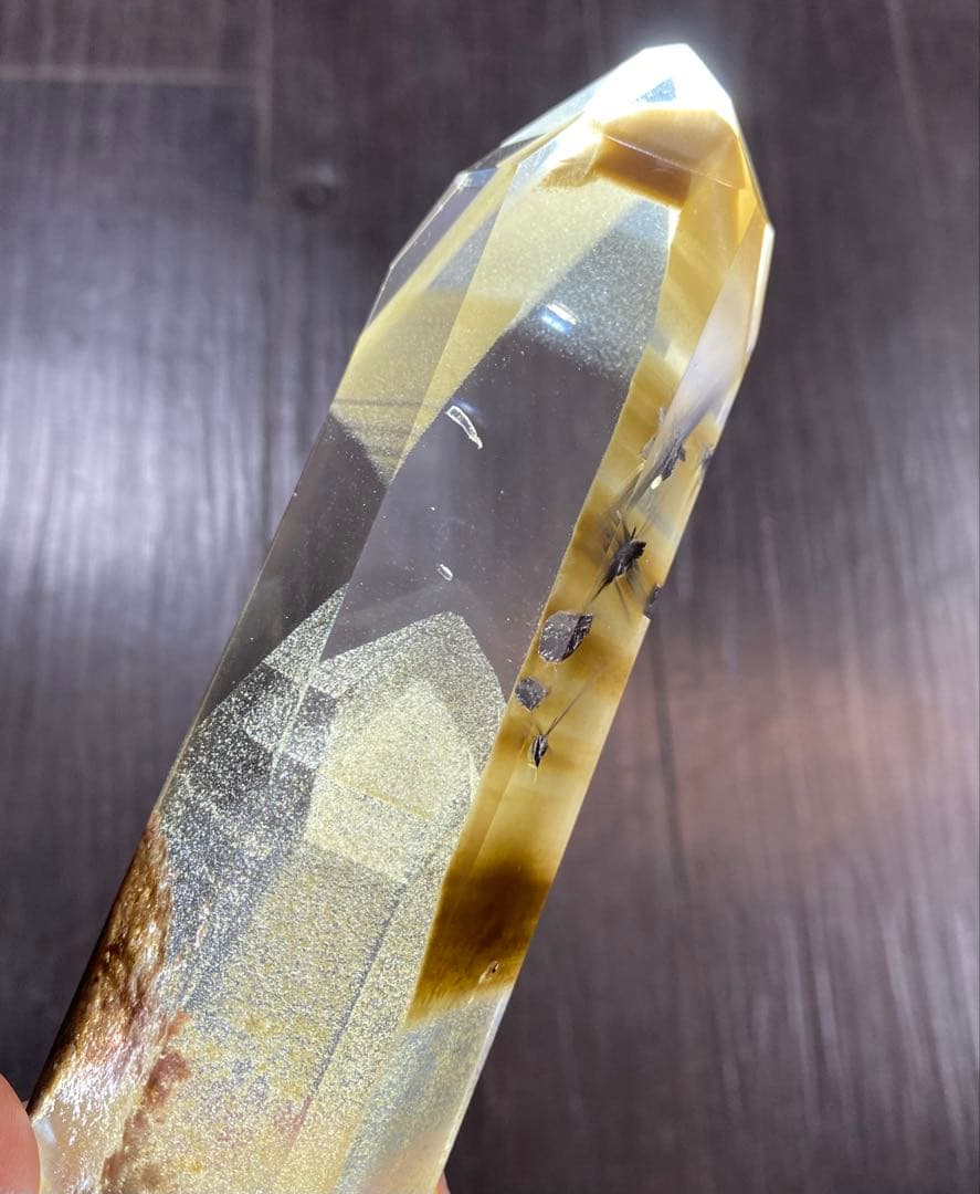 プラチナルチル入り☆ブラウン ファントム水晶ポイント　オールドストック