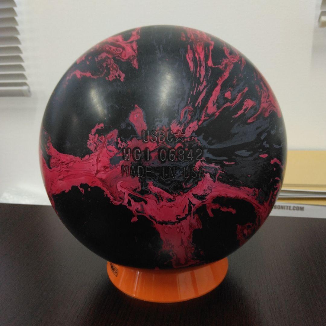 MOTIV JACKAL LE ボウリングボール 14p2～4ozです。