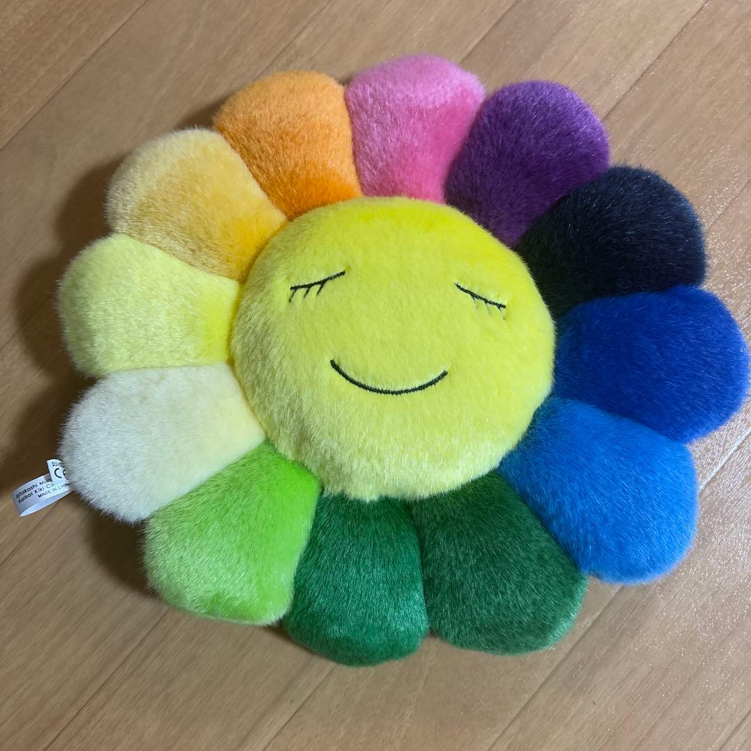 村上隆デザイン　花型クッション