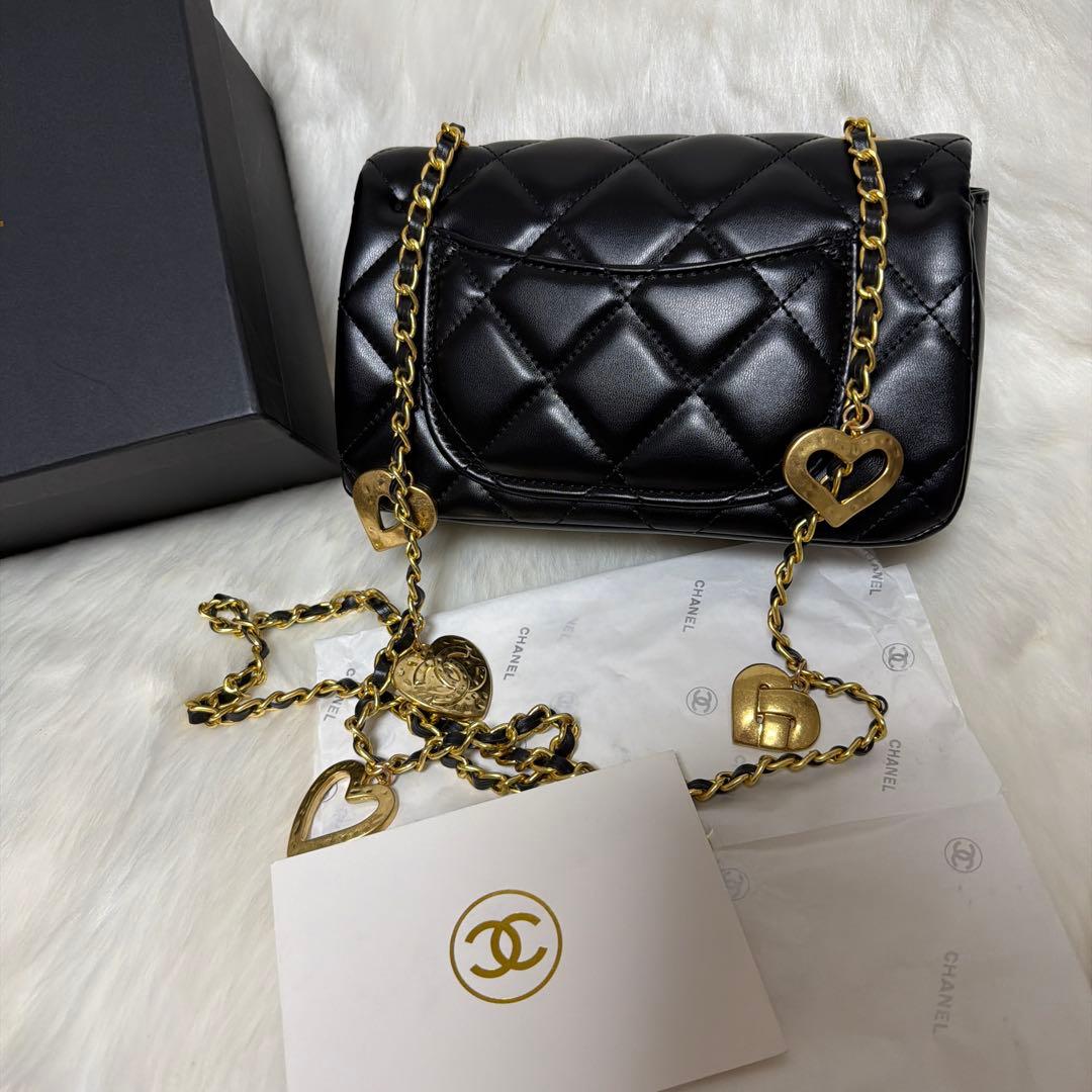 m*i様 CHANELノベルティ ハートチャーム付きショルダーバッグ