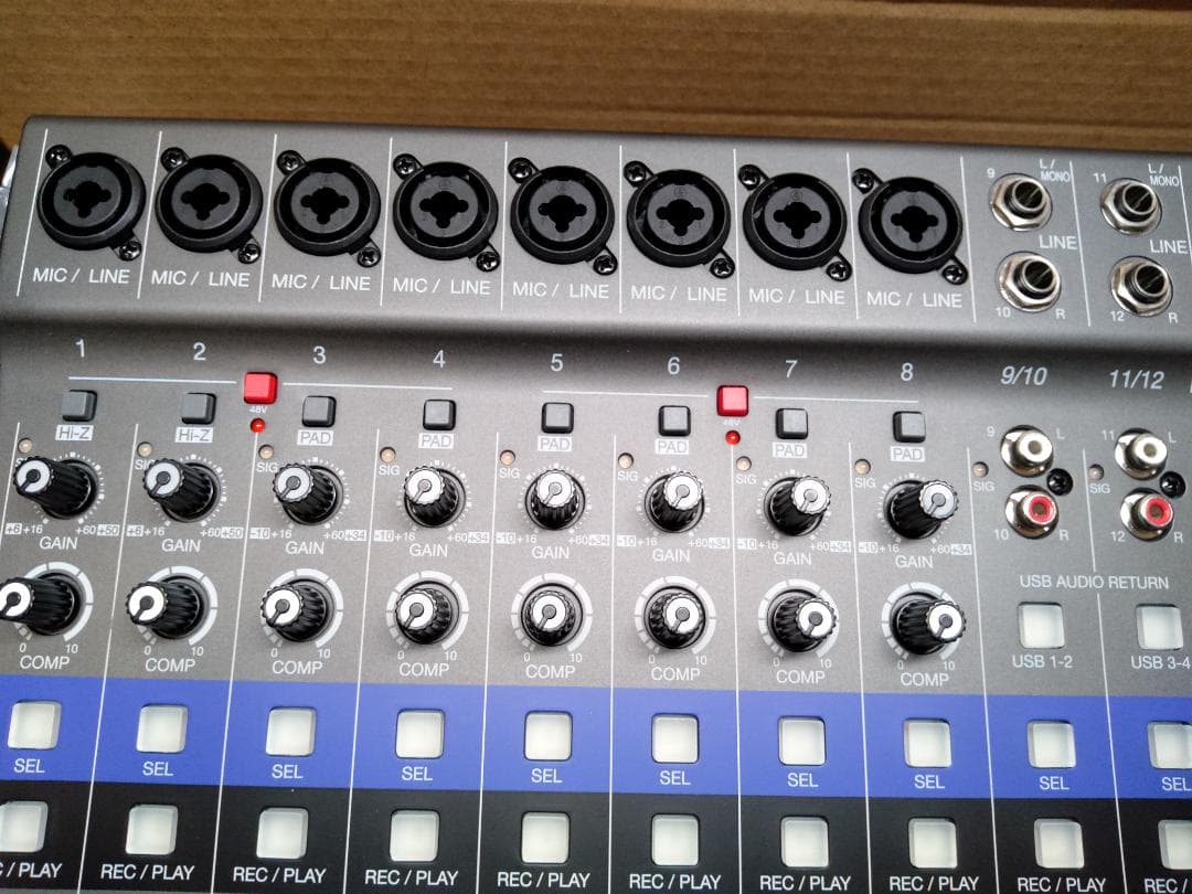 未使用品　ZOOM LiveTrak L-12 デジタルミキサー
