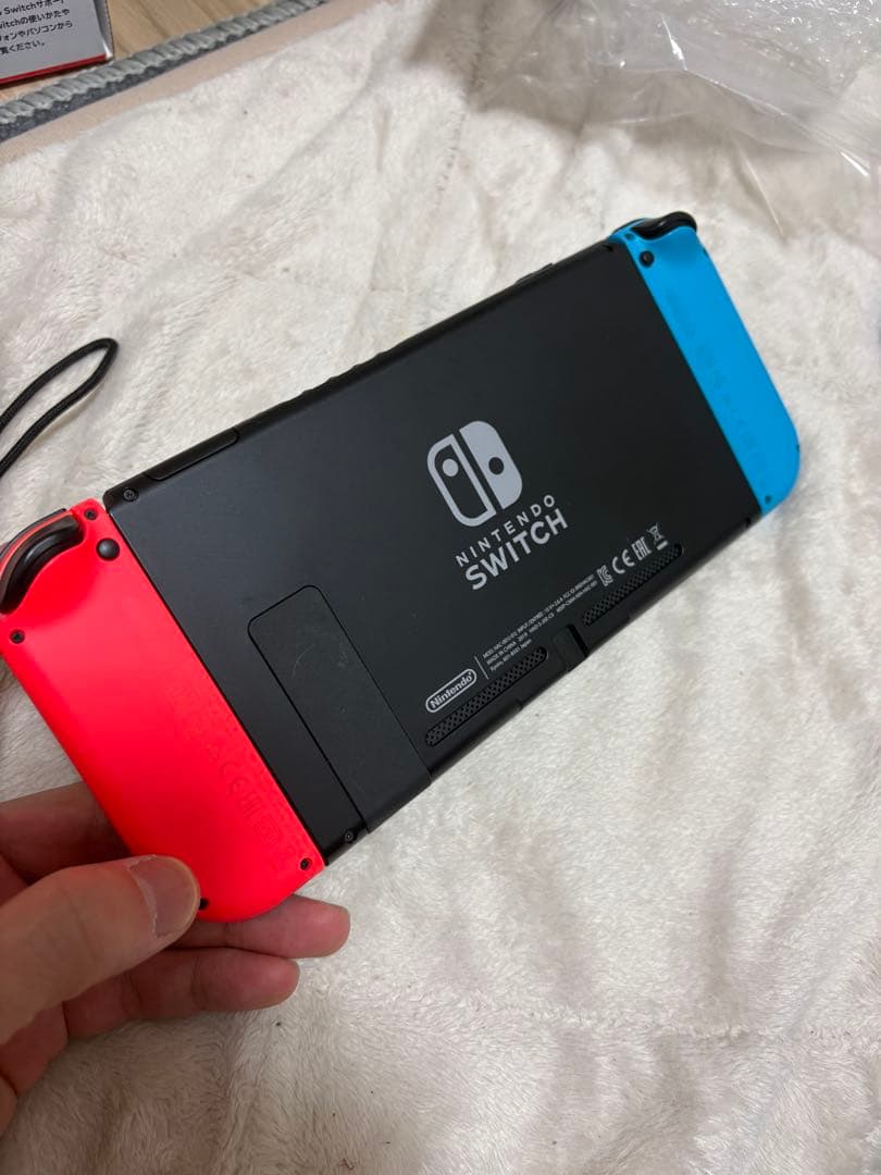 ま*こ様 Nintendo Switch ネオンブルー/レッド　バッテリー強化版