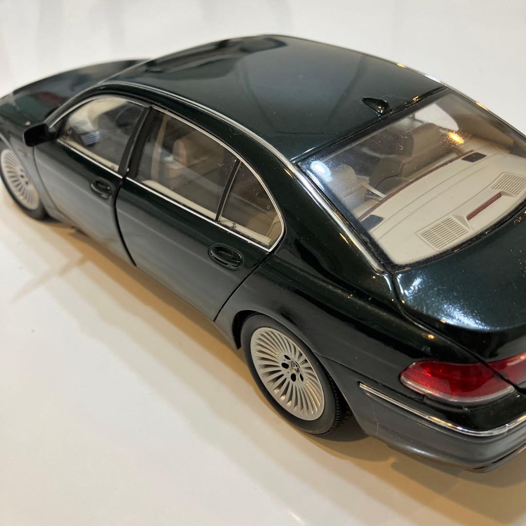 【非売品】 7シリーズ　1／18ダイキャストミニカー
