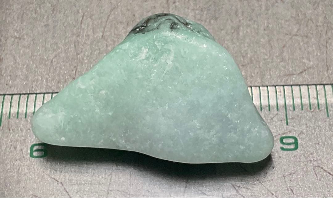 ［薄緑色　透明感］　糸魚川翡翠海石7g ヒスイ　ひすい
