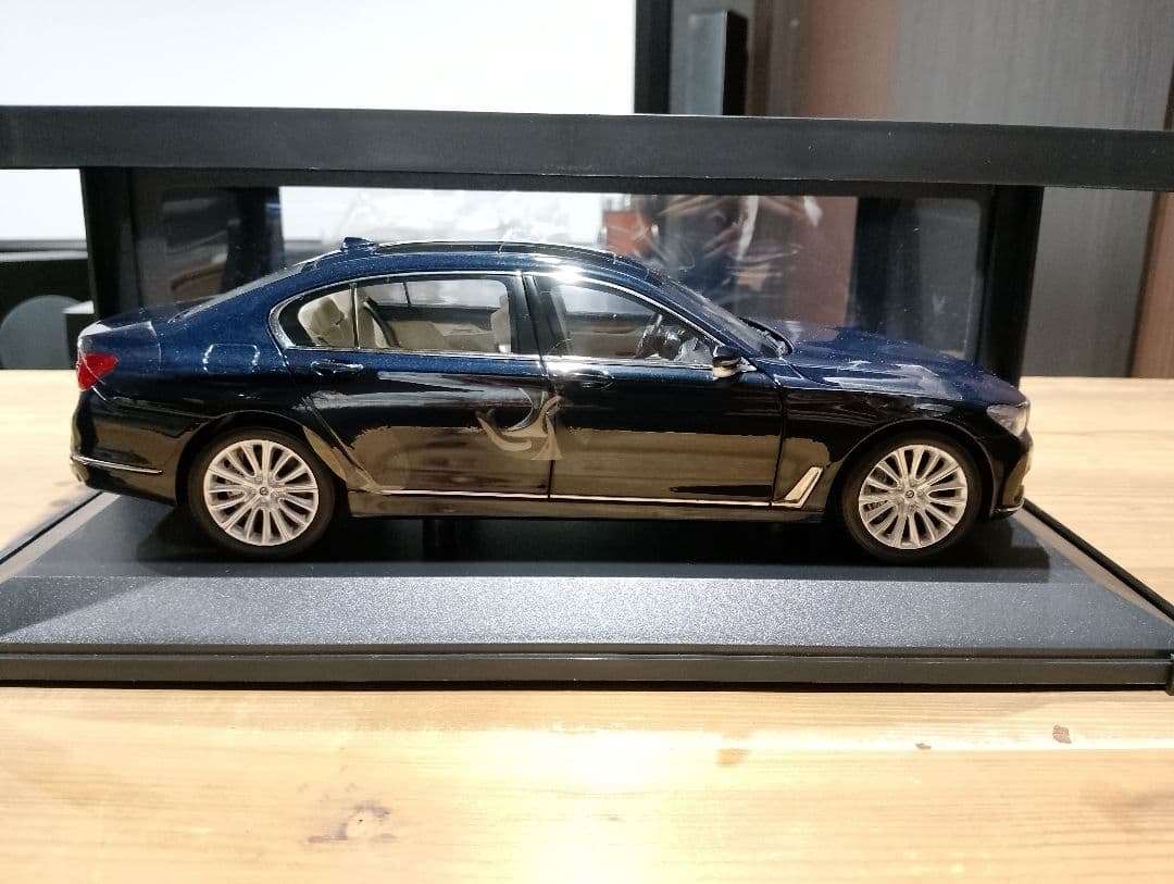 夢伝説1/18  7シリーズ 750Li ディーラーミニカー　ブルー