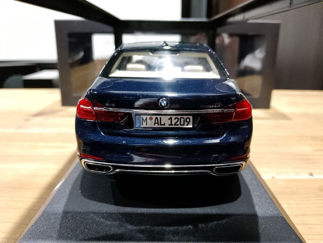 夢伝説1/18  7シリーズ 750Li ディーラーミニカー　ブルー