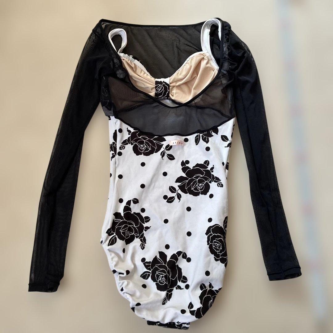美品　Stina S レオタード