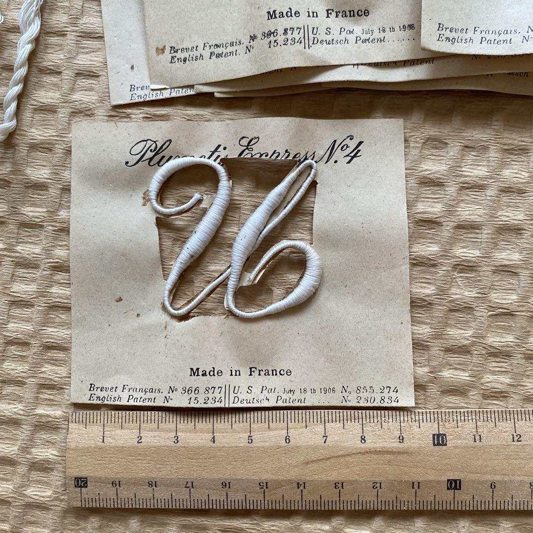イニシャル刺繍モノグラム　フランスアンティーク　蚤の市　メルスリー　ハンドメイド