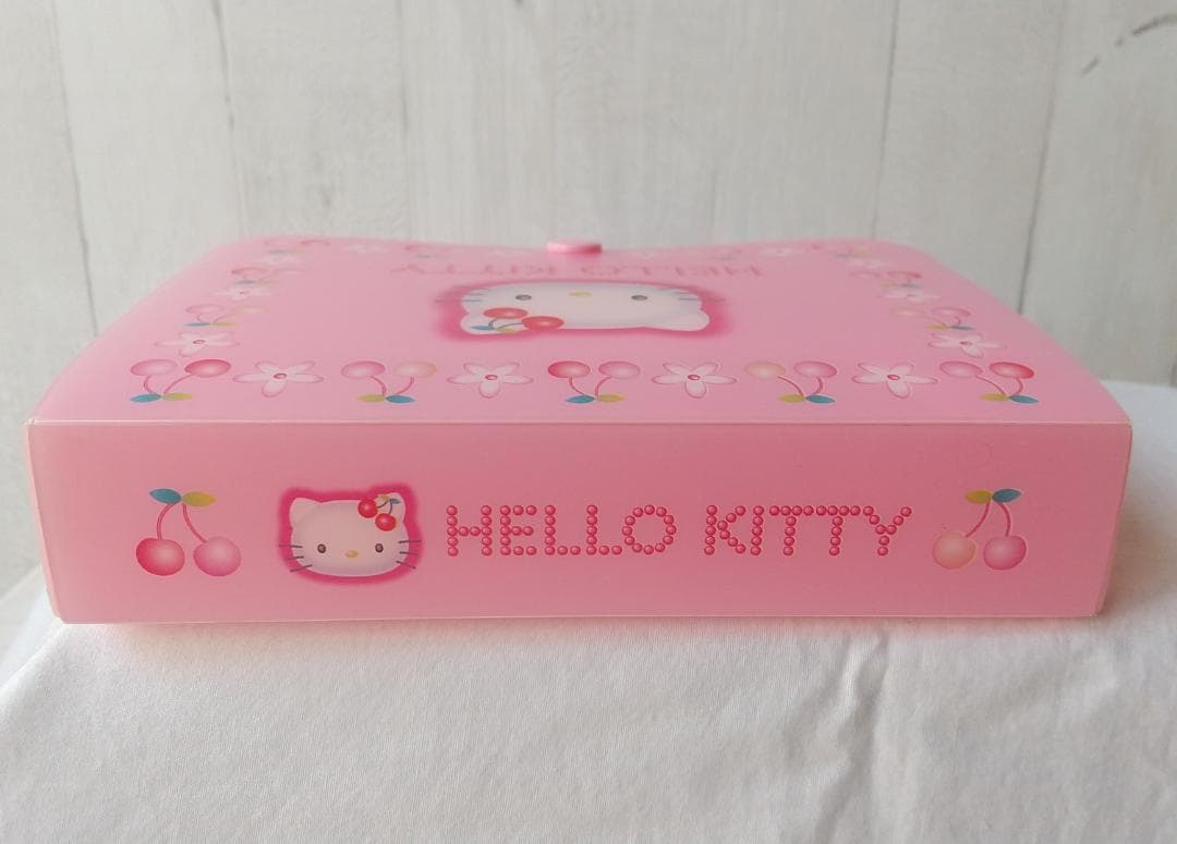 キティ　ケース　ティッシュカバー　ピルケース　さくらんぼ　レトロ