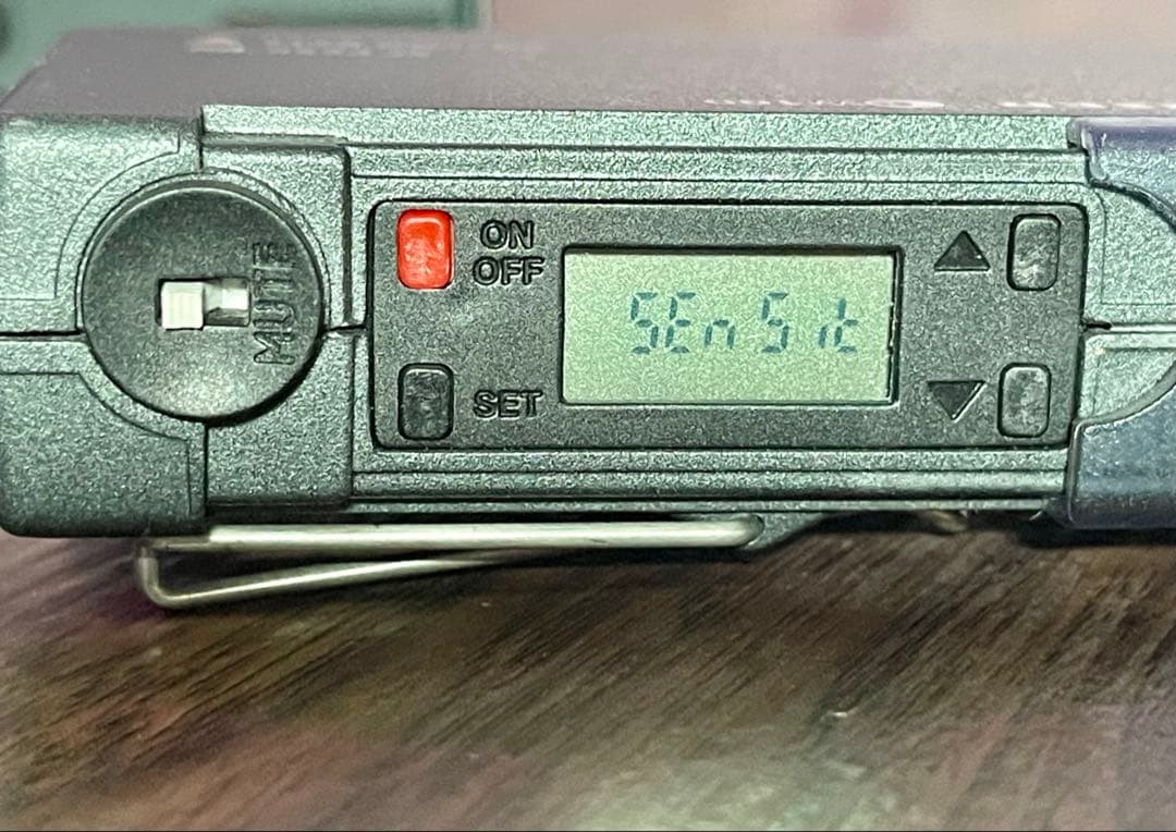 ⑤Sennheiser EW100 B帯 ワイヤレスシステム ラベリアマイク付き