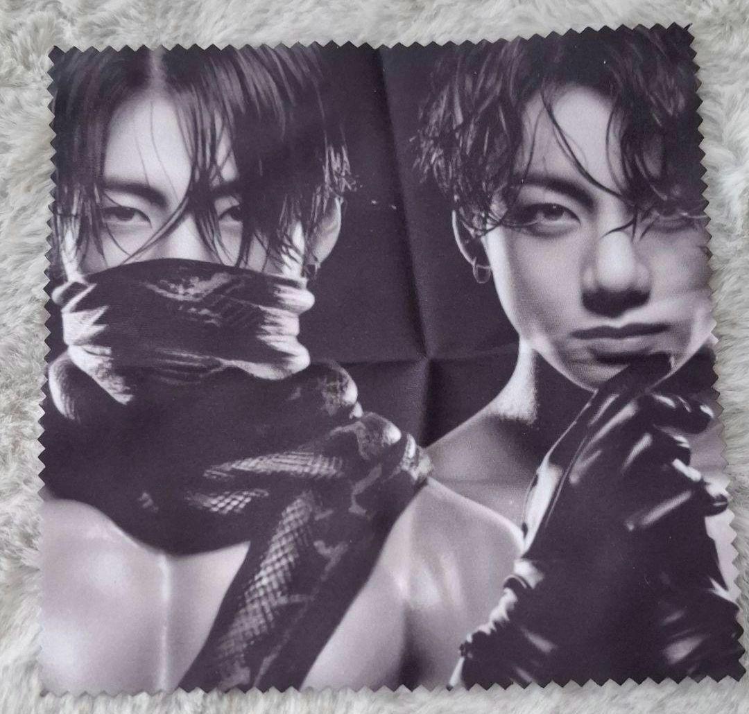 専用です。BTS♡ V✰JUNGKOOK ♡パスケース&小銭入れ...