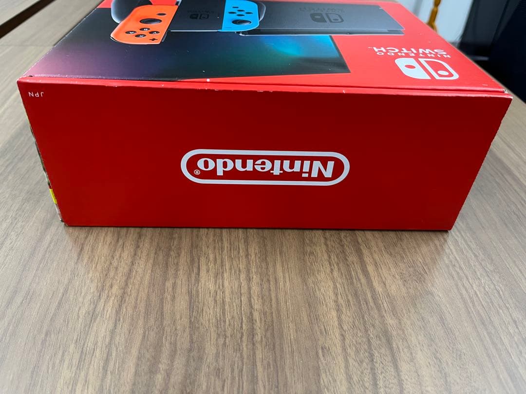 新品未使用Nintendo Switch 本体 青・赤ジョイコン付き