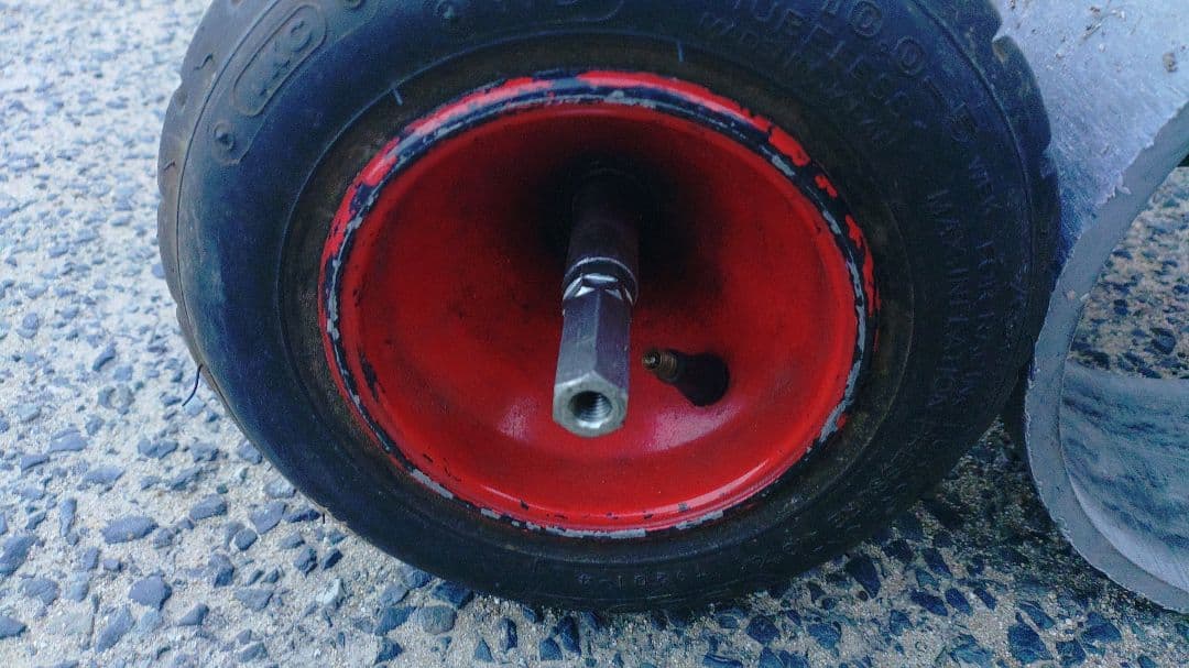 Smittybilt スケートボード 赤ホイール ドリフト3輪車 d1トライク
