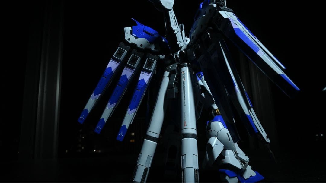 RG Hi-νガンダム 全塗装完成品