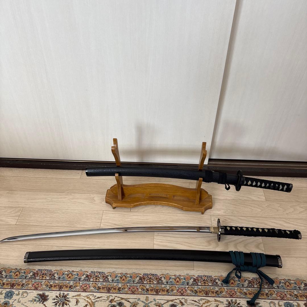 模造刀 黒鞘 105cm&70cm 木製スタンド付き