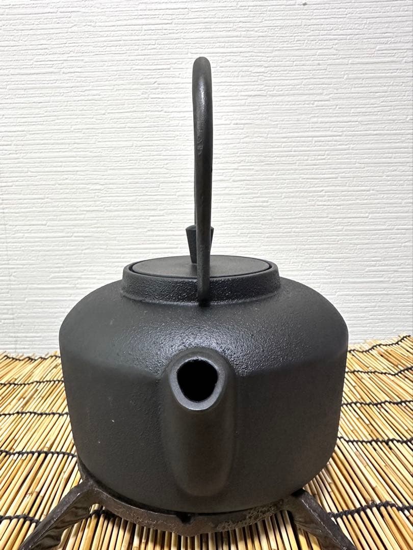 美品、供箱、取説付　三条特殊鋳工所造UNILLOY 鉄瓶１リットル　南部鉄瓶