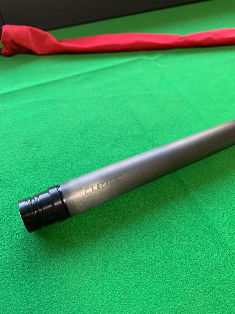ほぼ新品　cuetec シナジー wavy 12.5 ビリヤード
