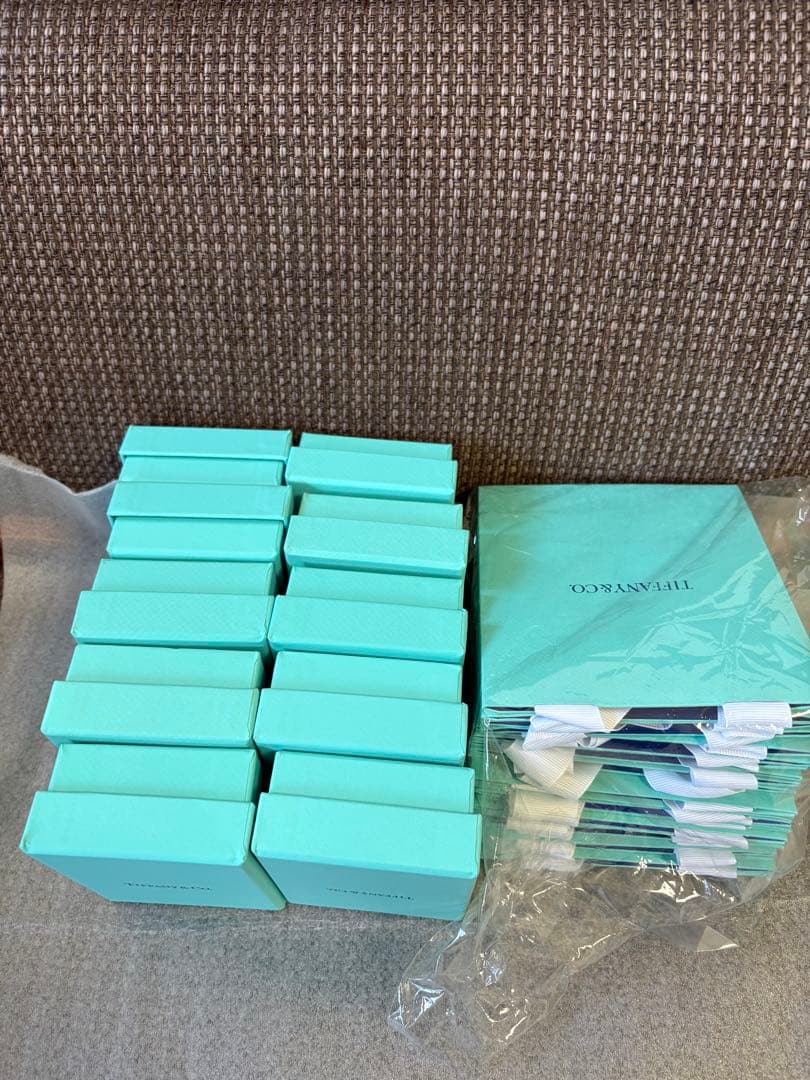 国内現行品　極美品　ティファニー　空箱　巾着袋　紙袋10セット