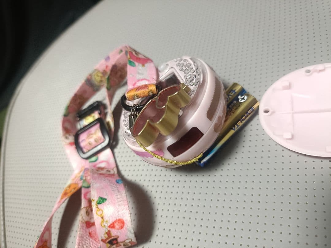 たまごっちピース　ピンク　Tamagotchi P's