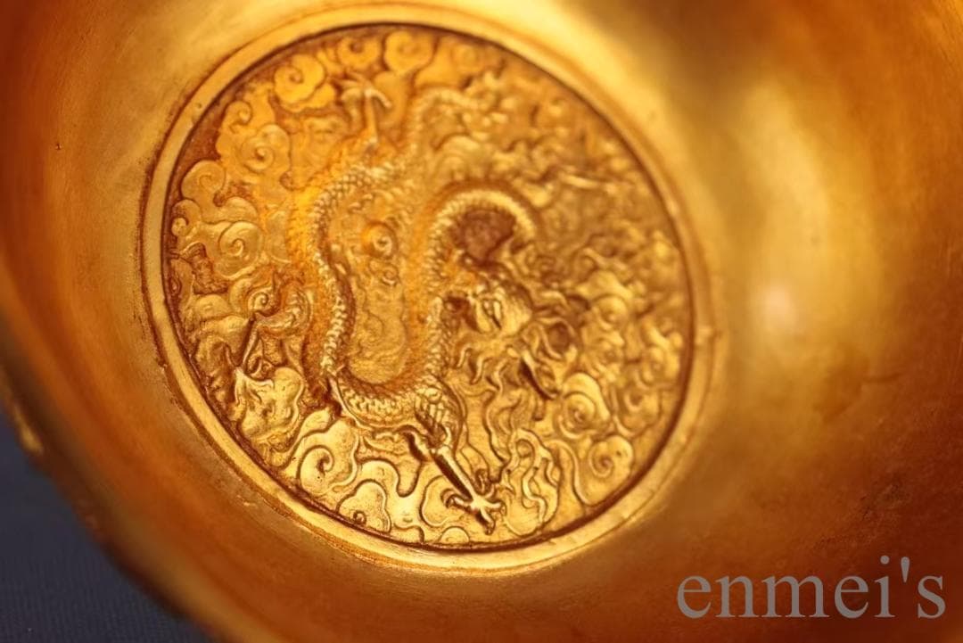 中国古美術 旧蔵 清代 鍍金銅蟠龍碗 双龍戲珠 鏨刻酒碗 茶碗 精銅製 古美味