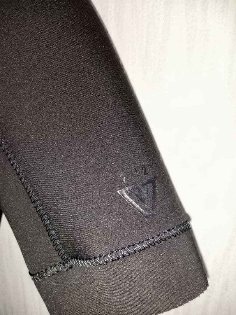 VISSLA シーガル 2/2ミリ 7SEAS Mサイズ チェストジップ