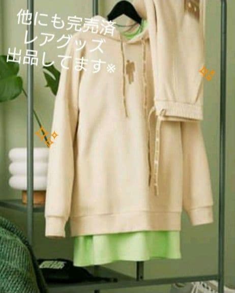 ラスト1点！Billie Eilish 完売品 パーカー レアトレーナー 白 L
