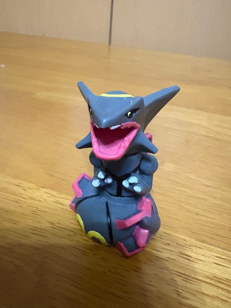 ポケモンキッズ　レックウザ　色違い　指人形