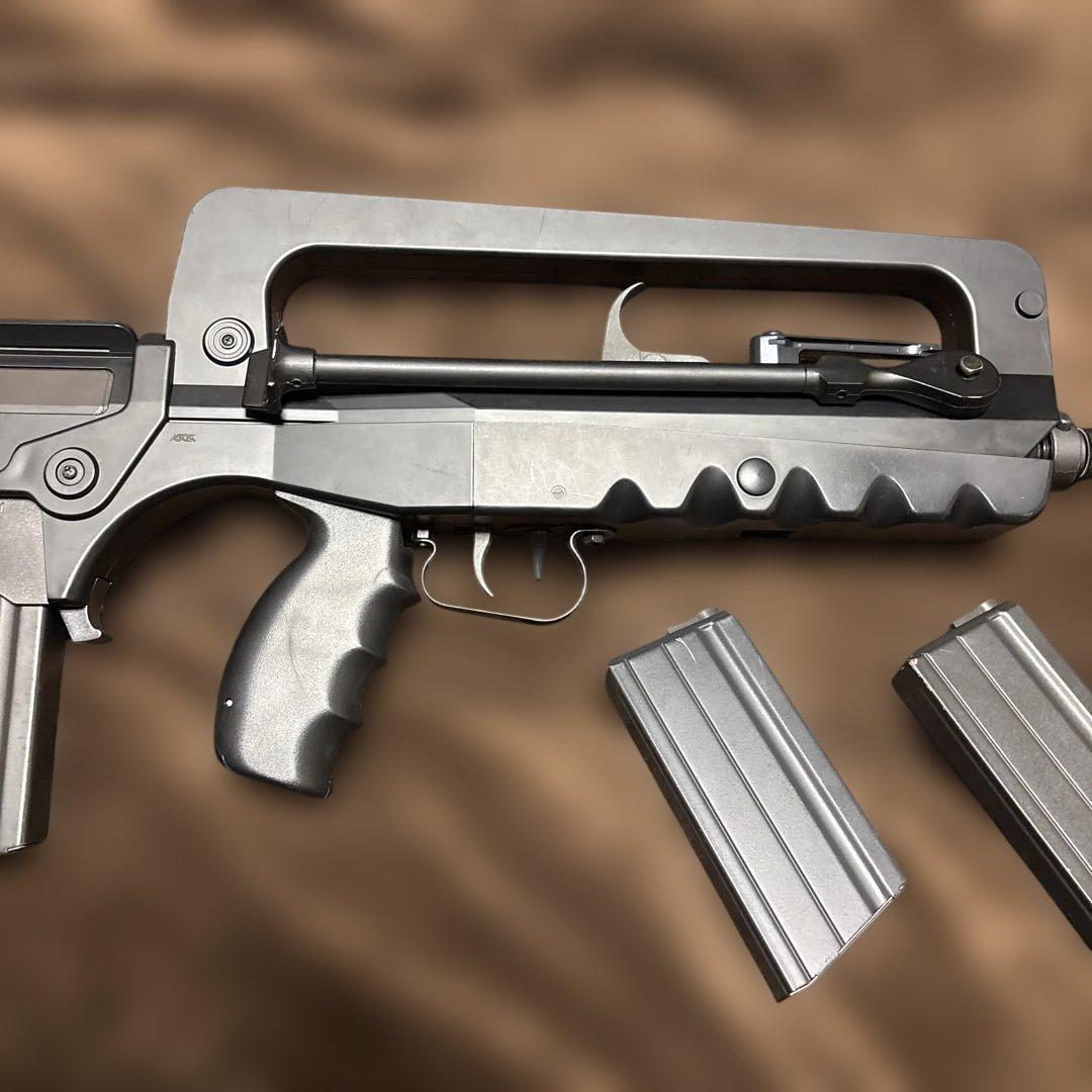 。*様 美品 東京マルイ ファマス 5.56-F1 FAMAS 次世代電動ガン