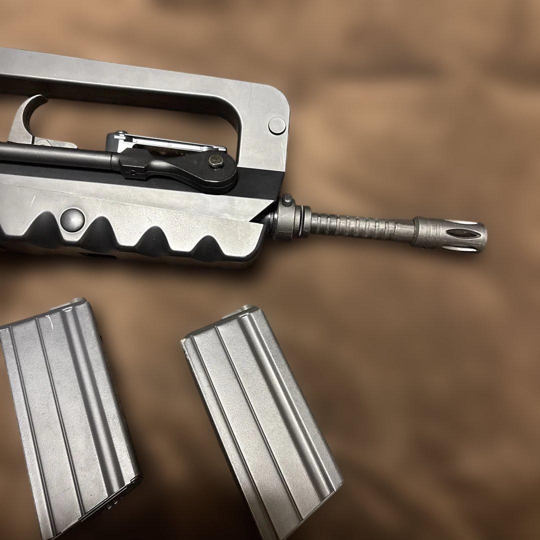 。*様 美品 東京マルイ ファマス 5.56-F1 FAMAS 次世代電動ガン