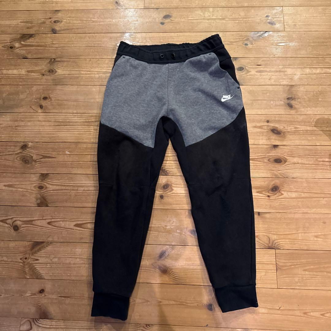 人気　Nike テックフリース セットアップMグレ ー/ブラック