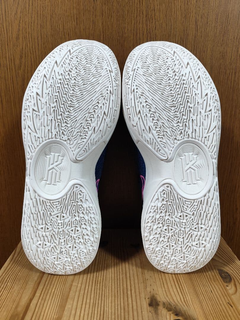 Nike Kyrie Low5　ナイキ　カイリーロー5　27.0cm
