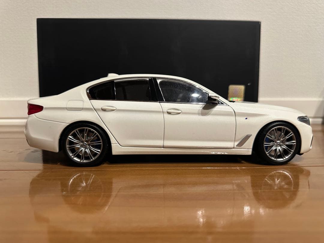 京商 1/18  5シリーズ G30 ホワイト 5 Series