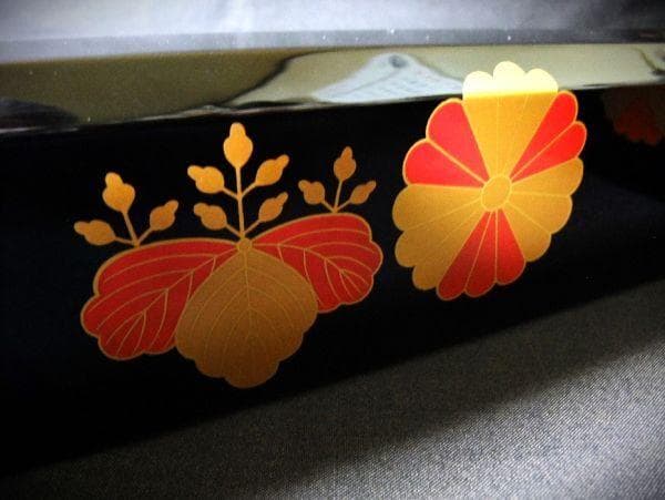 輪島塗 炉縁 菊桐蒔絵 【孝雅】若島孝雅 塗師蒔絵師 黒真塗 本漆器