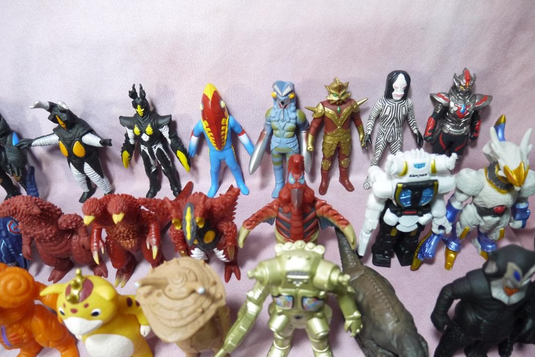 ウルトラヒーローシリーズ500　ウルトラ怪獣シリーズ500　ソフビ117体