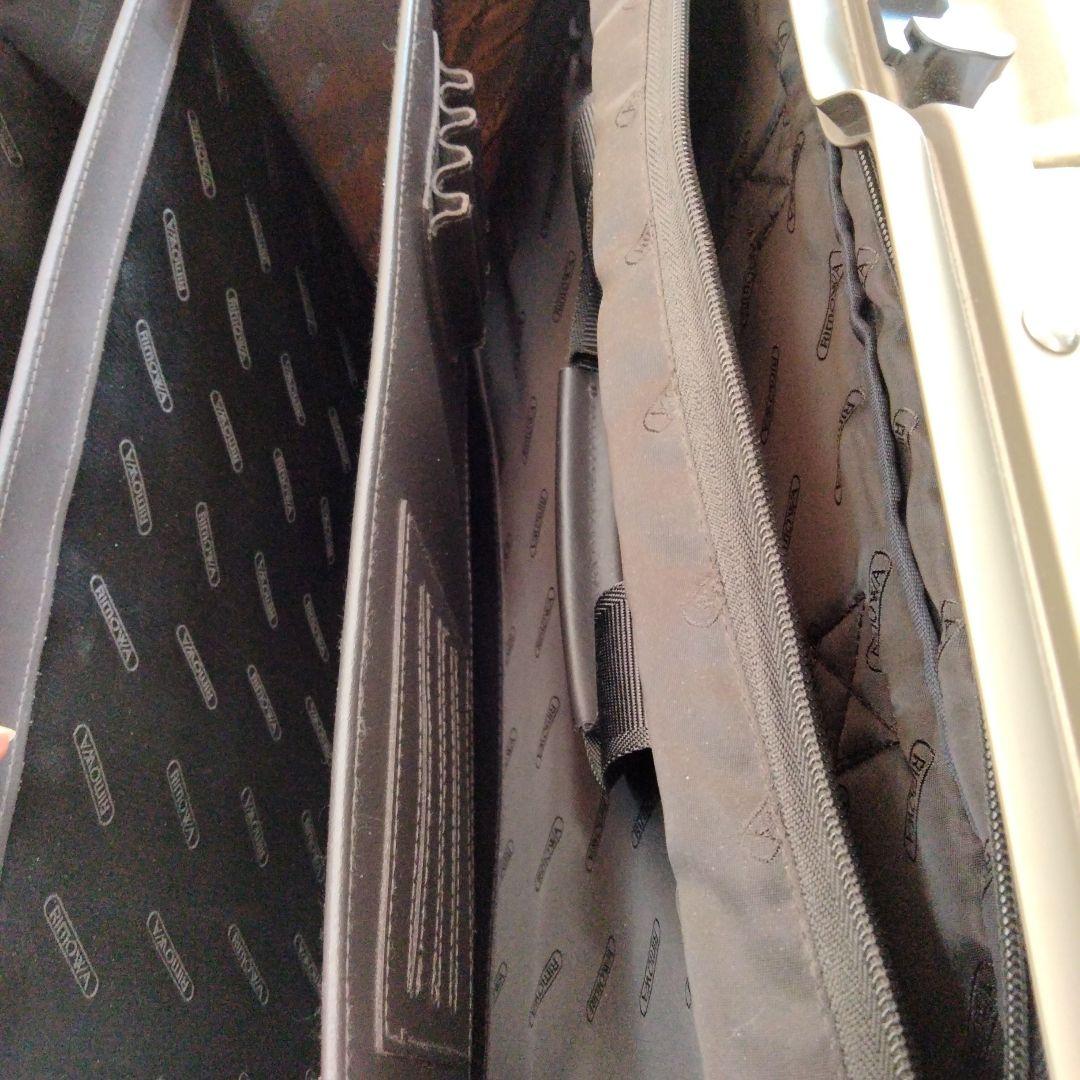RIMOWA TOPAS TITANIUM　ビジネストロリー２輪